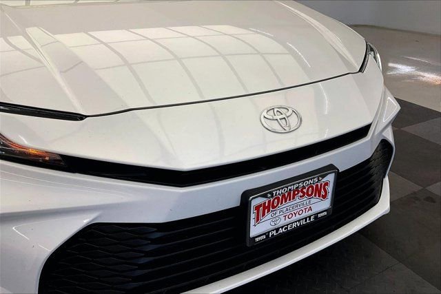 Used 2025 Toyota Camry LE image 31