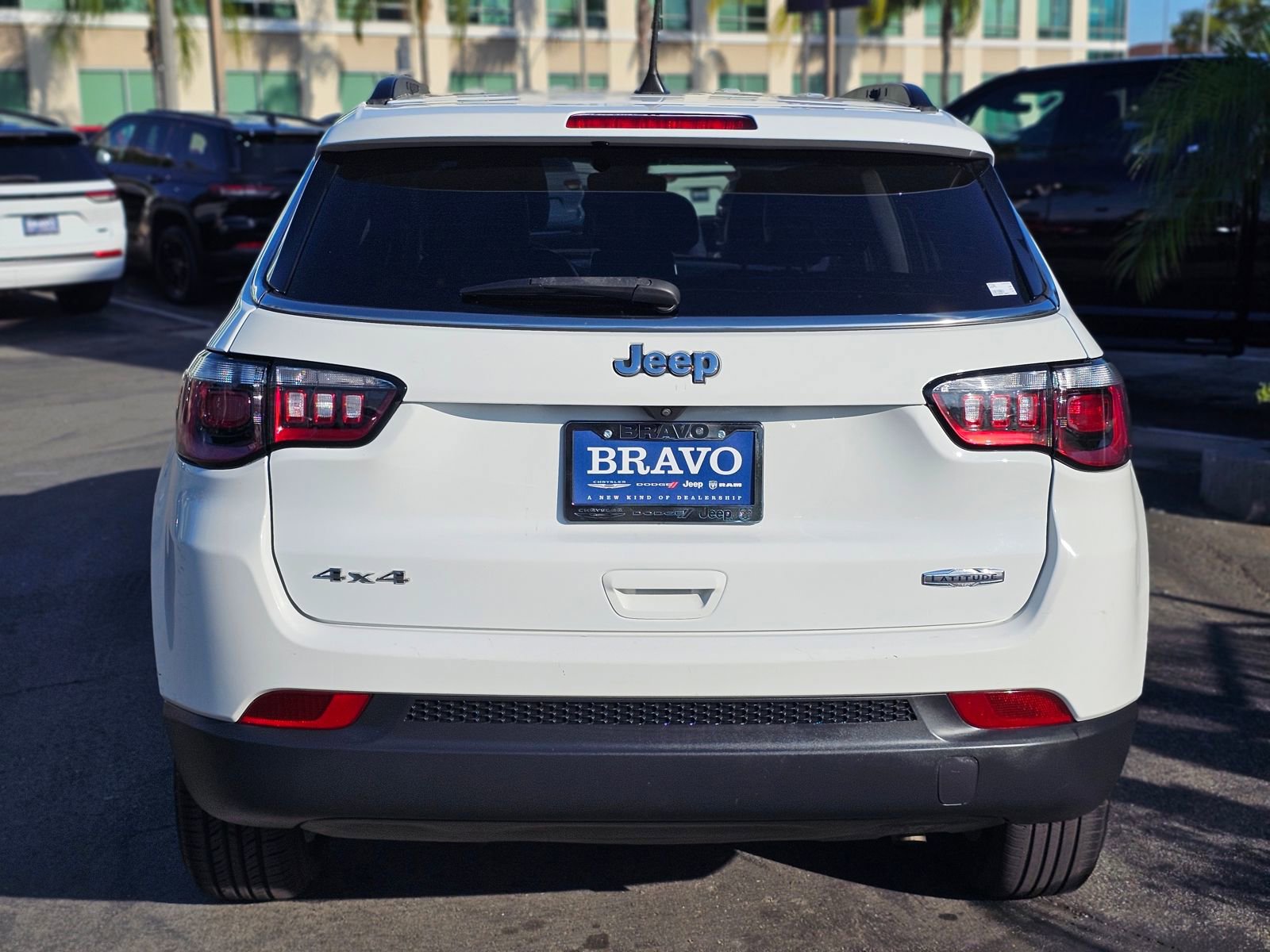 Used 2022 Jeep Compass Latitude AWD/4WD image 6