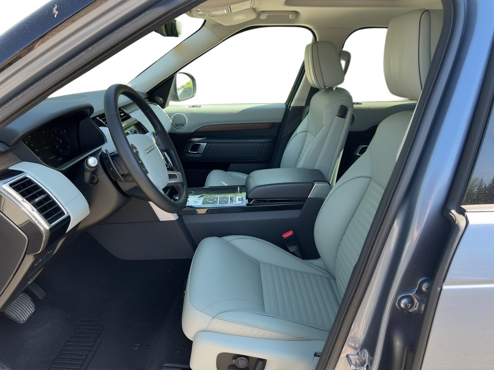 Used 2018 Land Rover Discovery HSE Luxury AWD/4WD image 6
