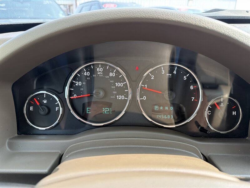Used 2009 Jeep Liberty Limited AWD/4WD image 26