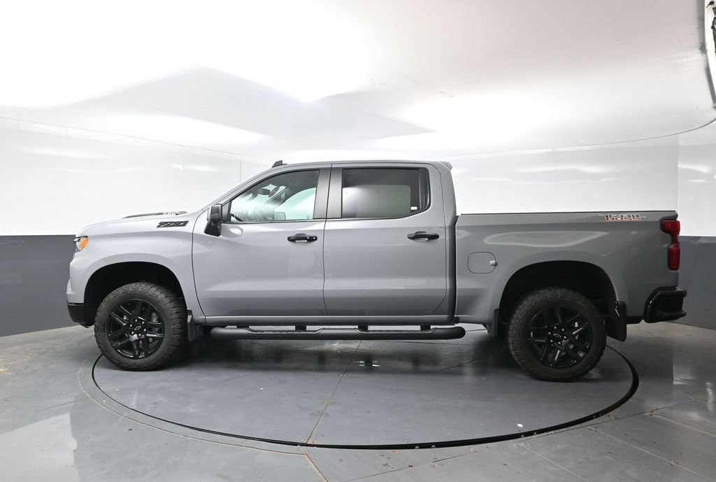 Used 2024 Chevrolet Silverado 1500 LT Trail Boss w/ LT Trail Boss Premium Package AWD/4WD image 11
