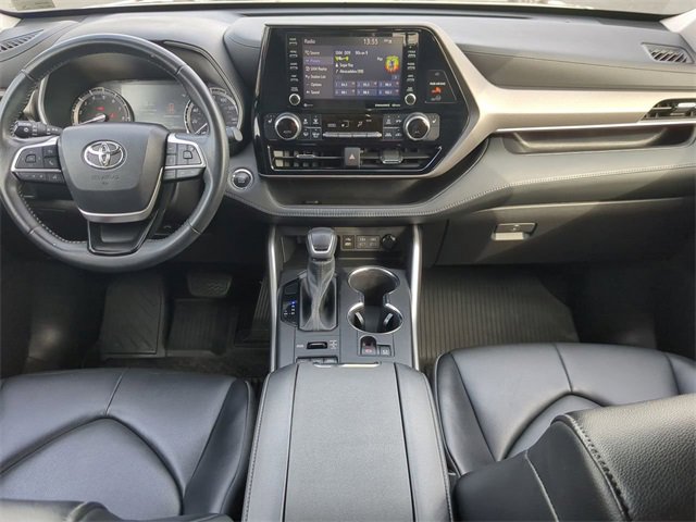 Used 2022 Toyota Highlander XLE image 14