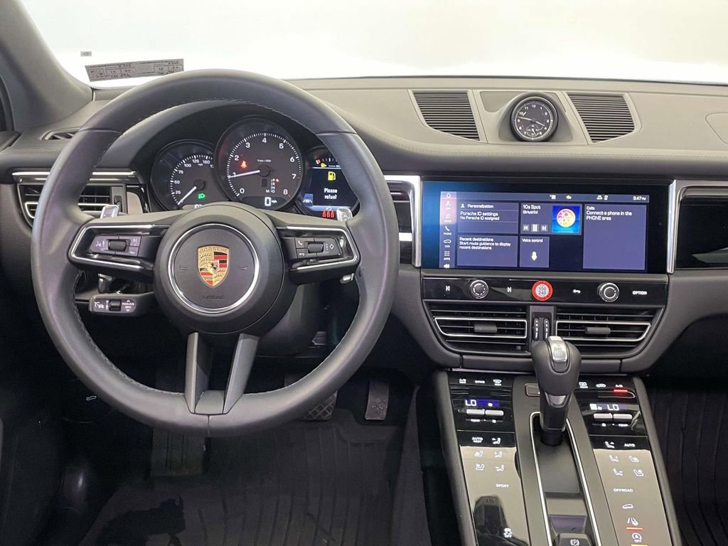 Certified 2025 Porsche Macan image 27