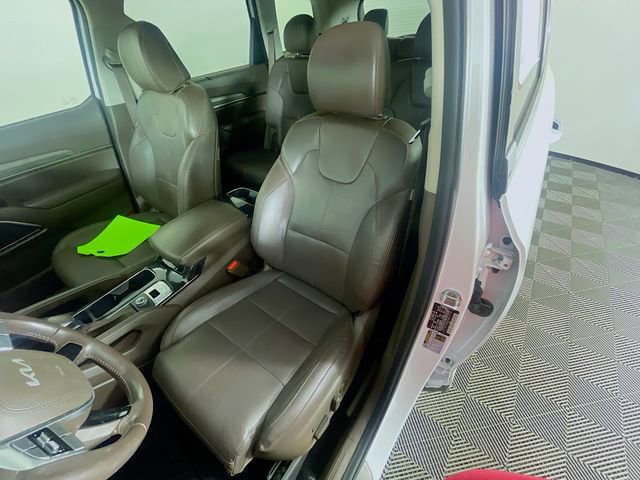 Used 2022 Kia Telluride SX w/ Towing Package FWD image 23