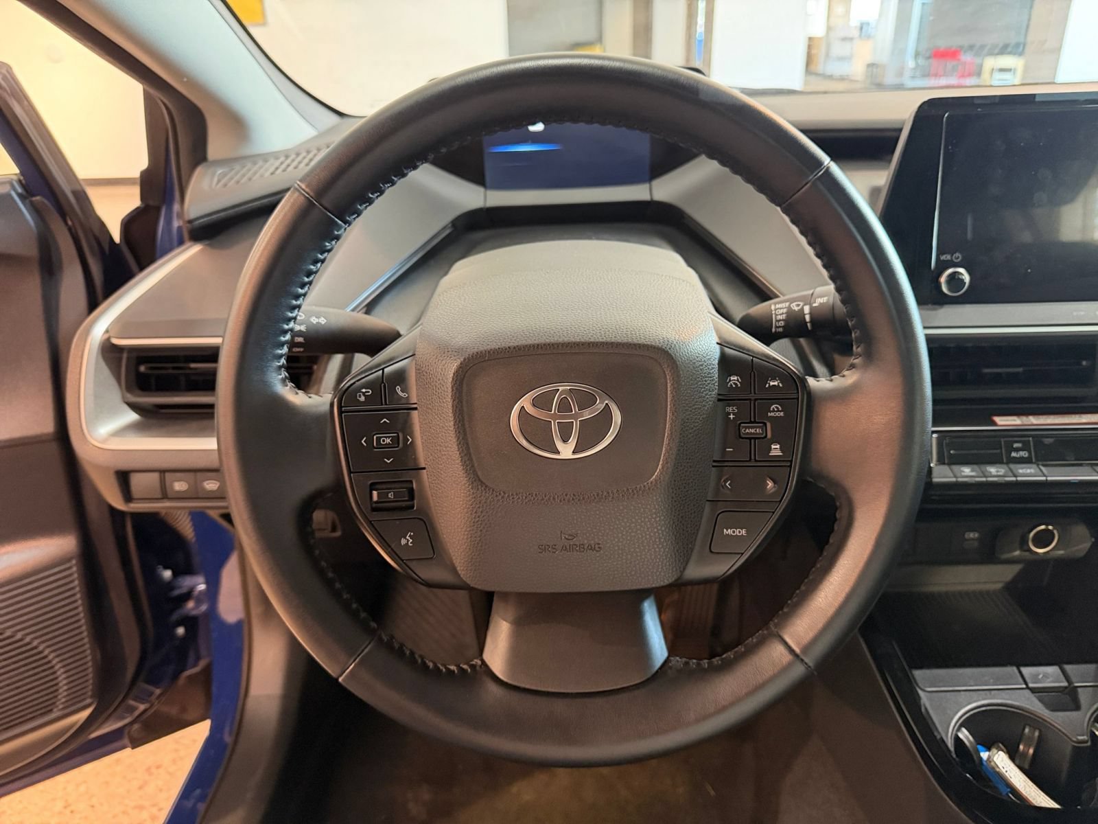 Used 2025 Toyota Prius LE FWD image 26