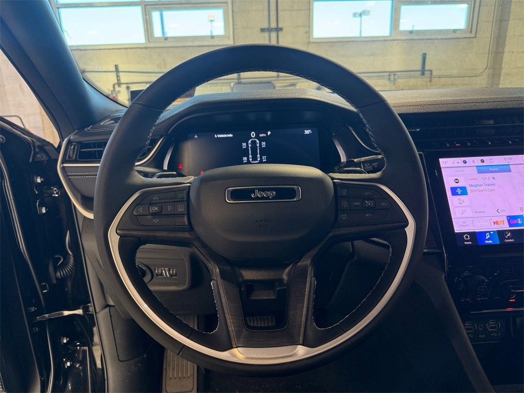 New 2025 Jeep Grand Cherokee L Limited w/ Black Appearance Package image 15