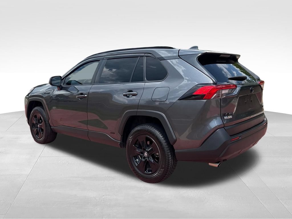 Used 2021 Toyota RAV4 LE AWD/4WD image 7