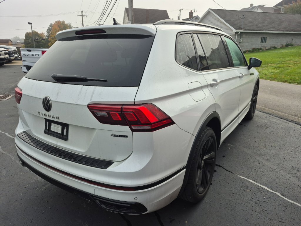 Used 2024 Volkswagen Tiguan SE R-Line AWD/4WD image 7