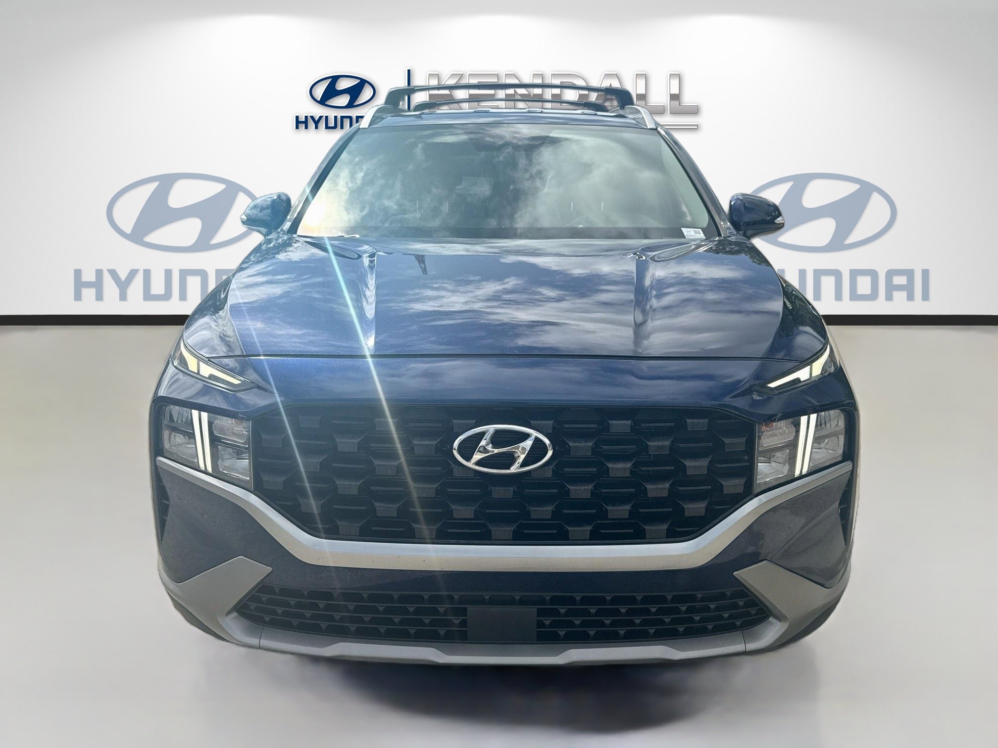 Used 2023 Hyundai Santa Fe SEL FWD image 2