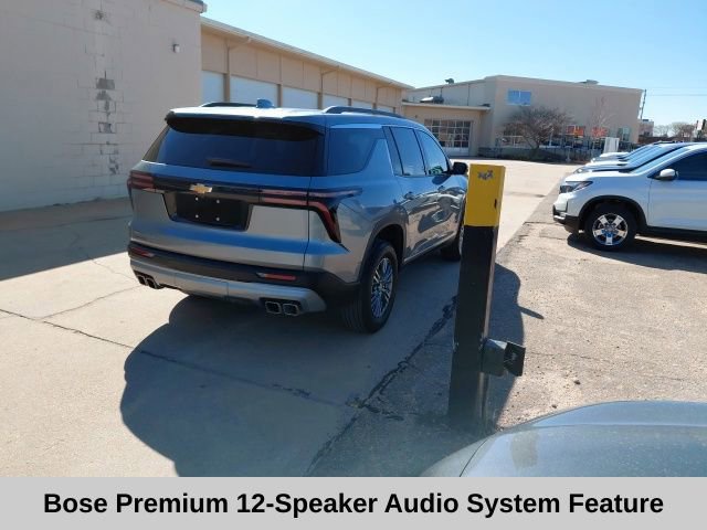 Used 2025 Chevrolet Traverse LT w/ Enhanced Driving Package image 4