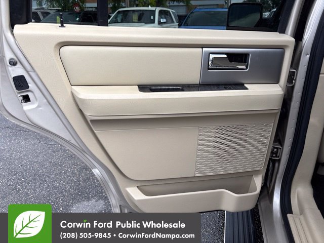 Used 2017 Ford Expedition Limited w/ Equipment Group 301A AWD/4WD image 29