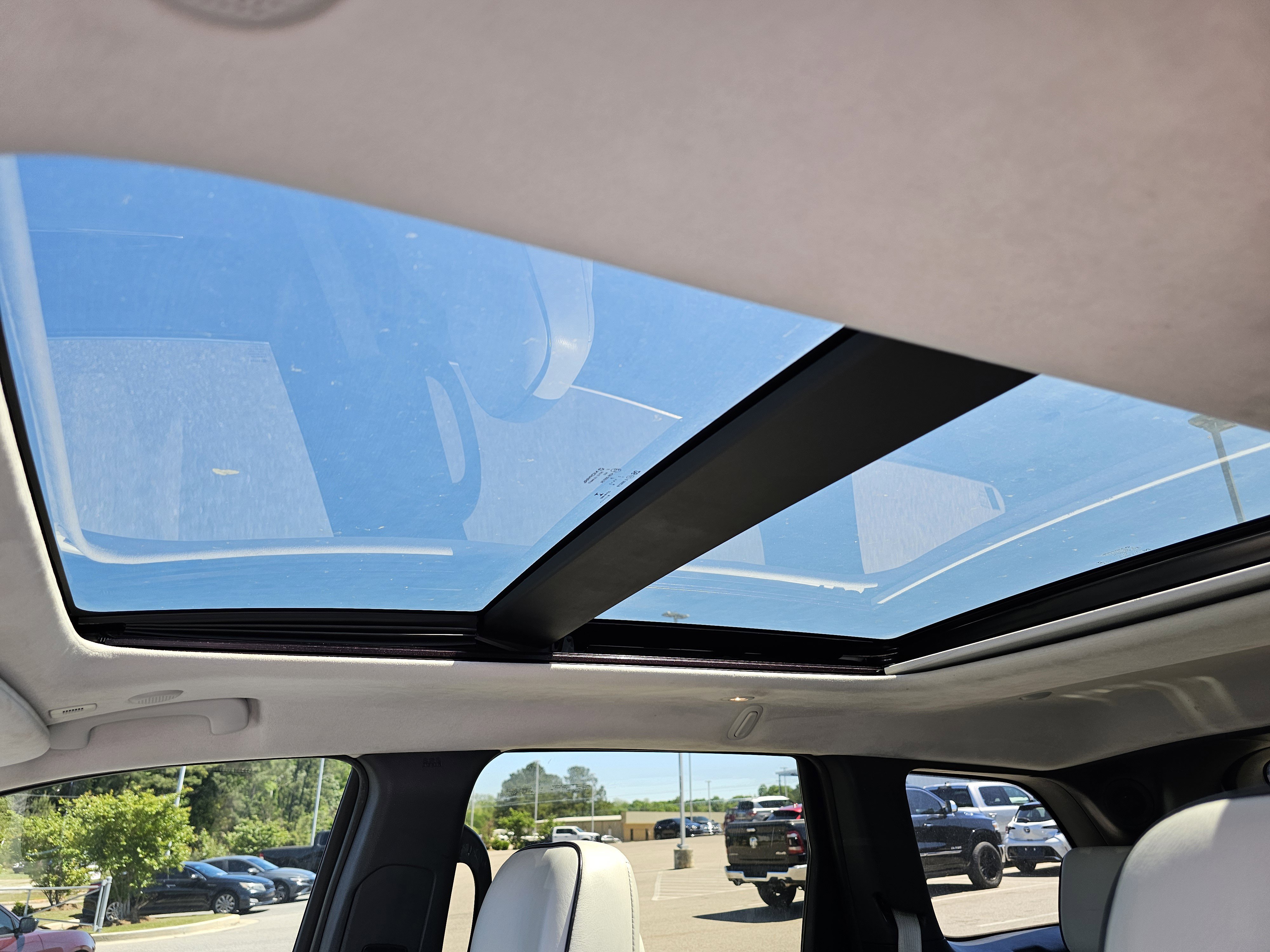 Used 2019 Jeep Grand Cherokee Summit AWD/4WD image 18