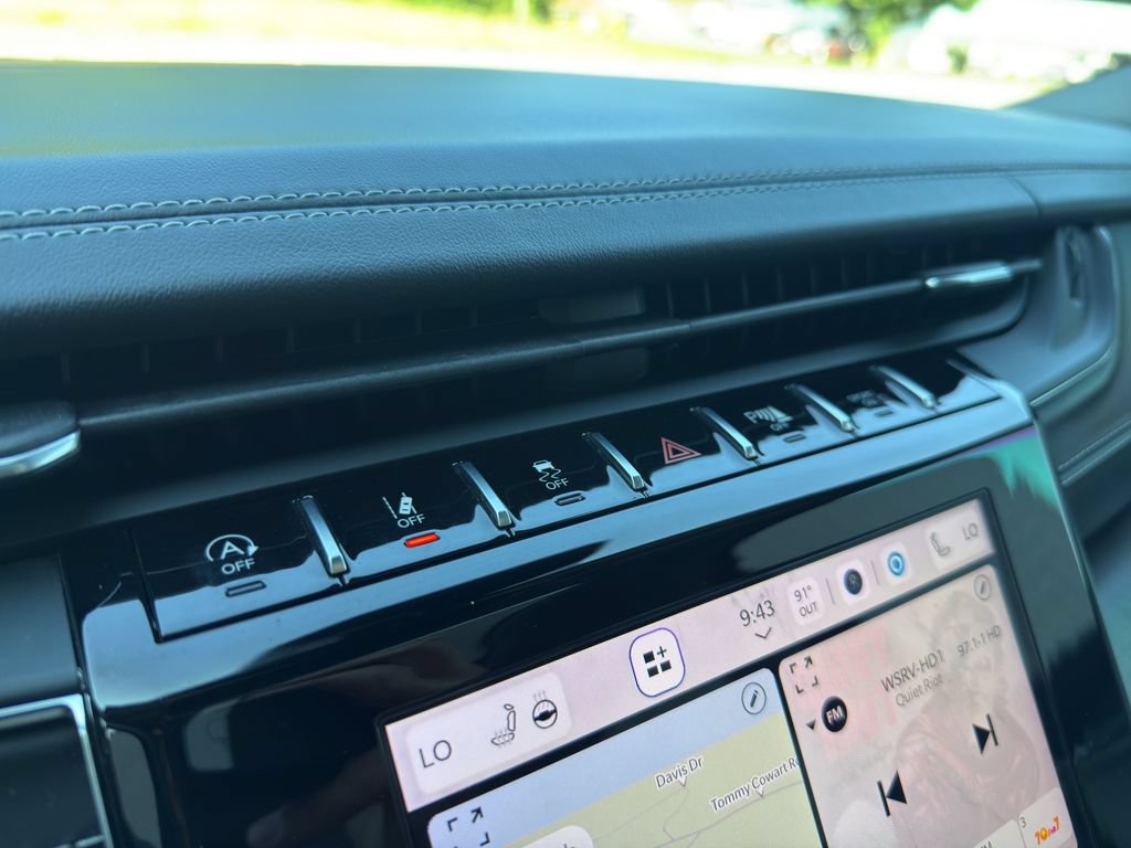 Used 2022 Jeep Grand Cherokee Overland RWD image 25