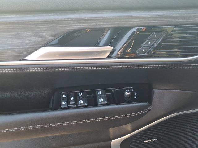 Certified 2024 Jeep Wagoneer Series II AWD/4WD image 25