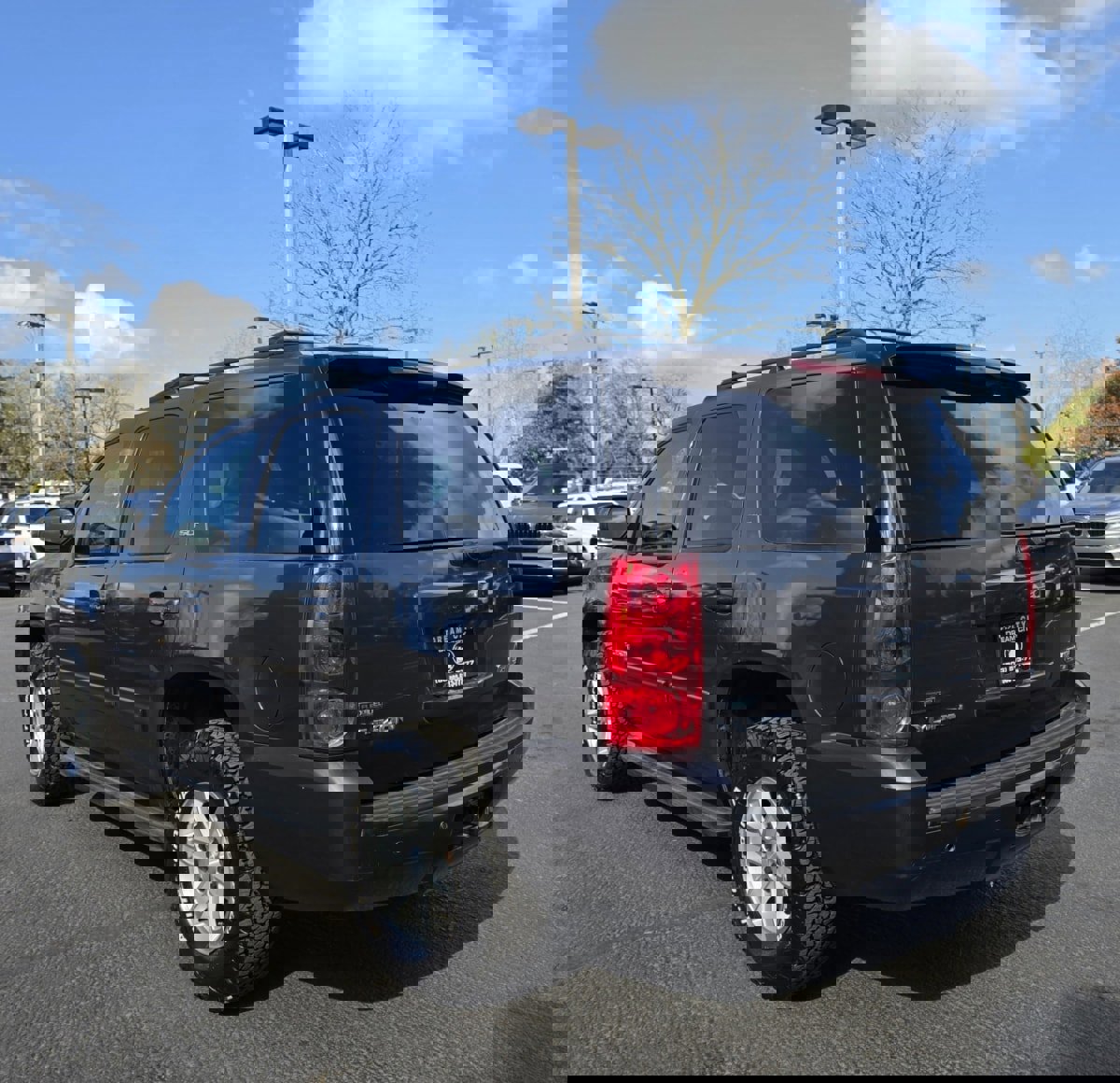 Used 2010 GMC Yukon SLT w/ SLT-2 Equipment Package image 12