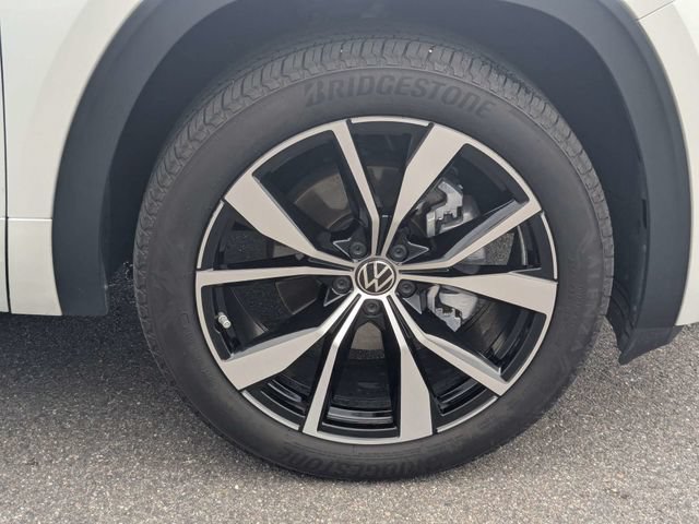 Used 2025 Volkswagen Atlas Cross Sport SEL Premium R-Line AWD/4WD image 11