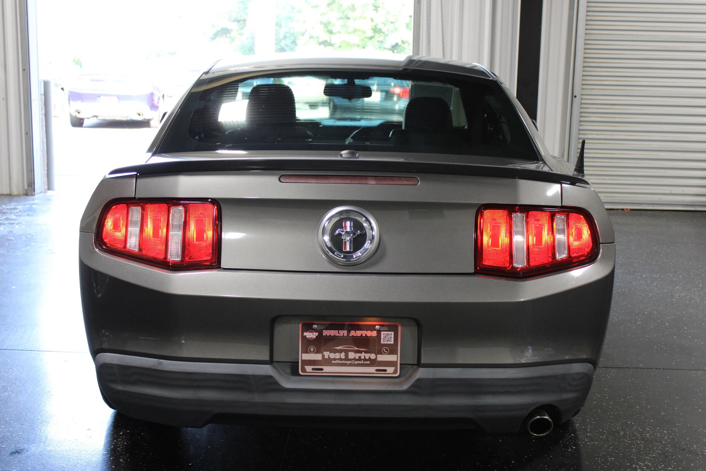 Used 2010 Ford Mustang Coupe RWD image 4