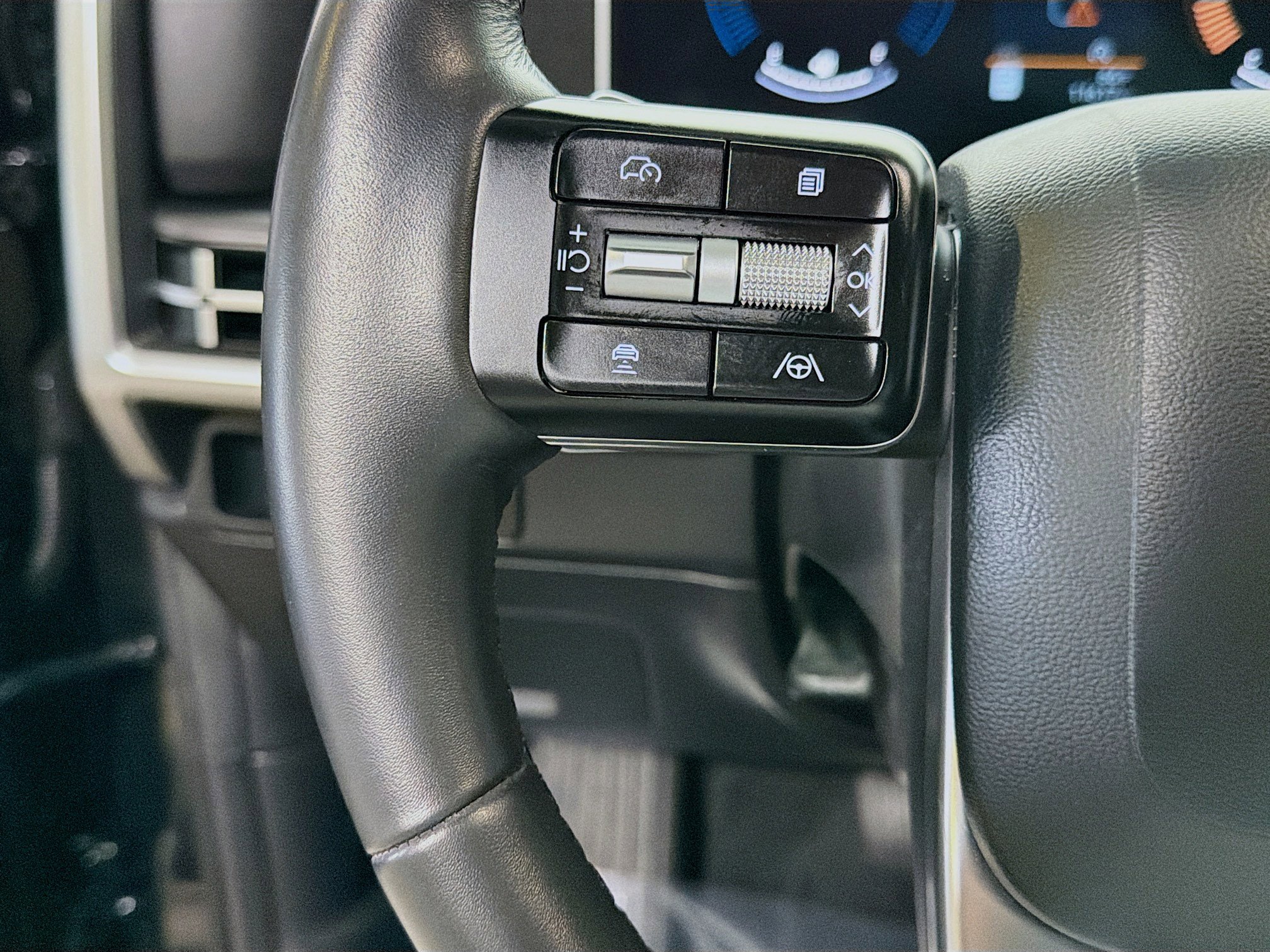 Used 2025 Hyundai Santa Fe SE AWD/4WD image 36