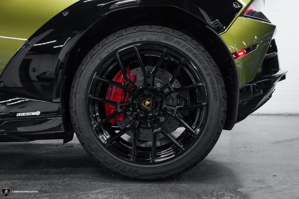 Used 2024 Lamborghini Huracan Sterrato image 10