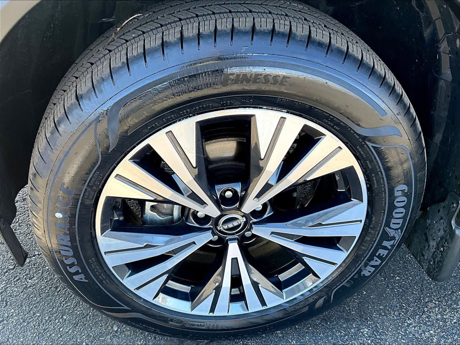 Used 2023 Nissan Rogue SV AWD/4WD image 7