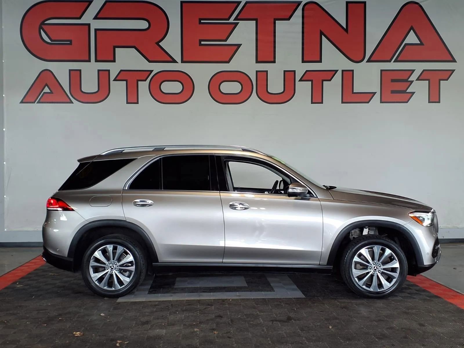 Used 2020 Mercedes-Benz GLE 450 4MATIC image 1