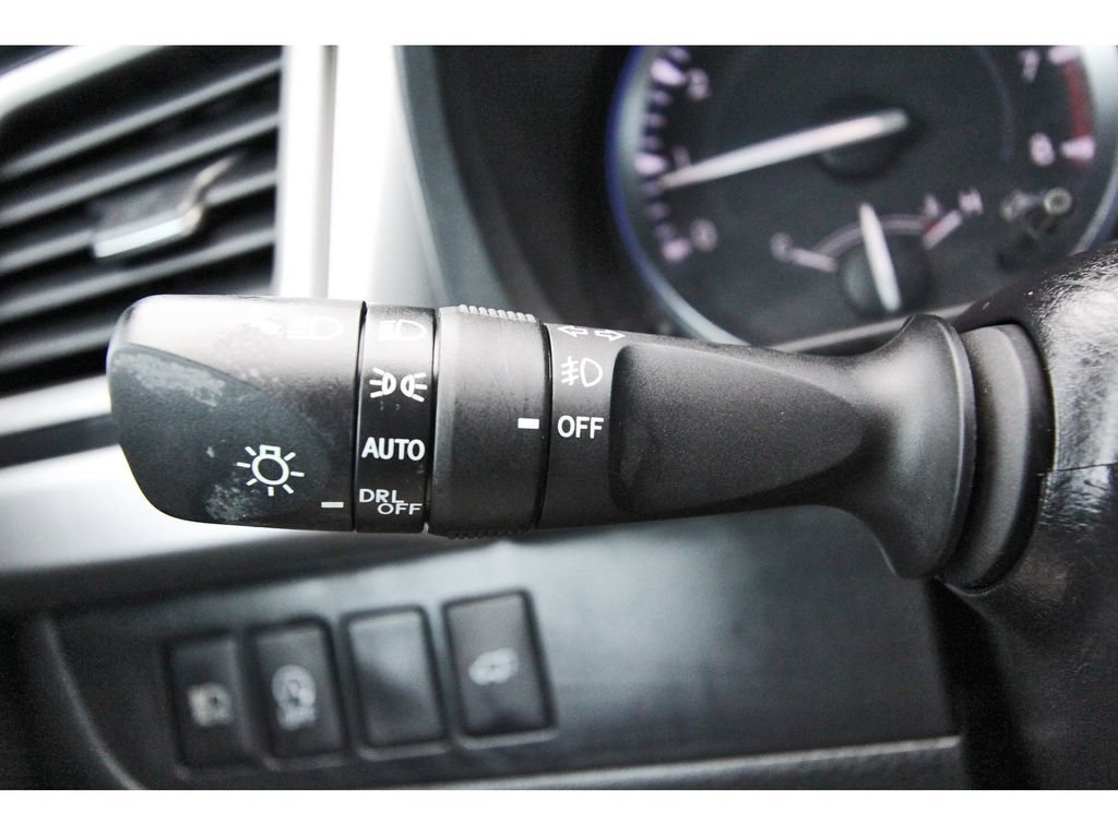 Used 2017 Toyota Highlander XLE FWD image 17