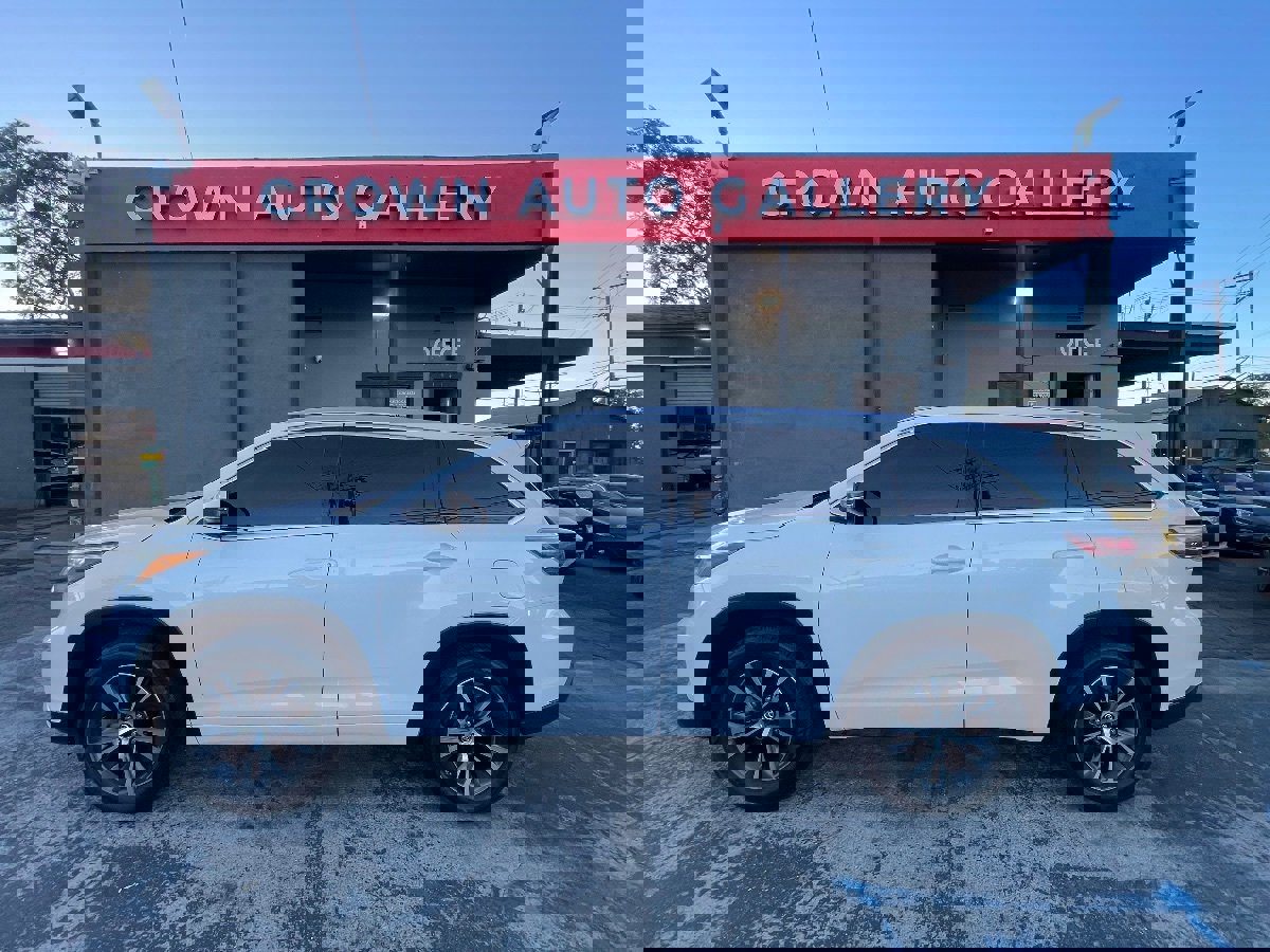 Used 2016 Toyota Highlander XLE image 6