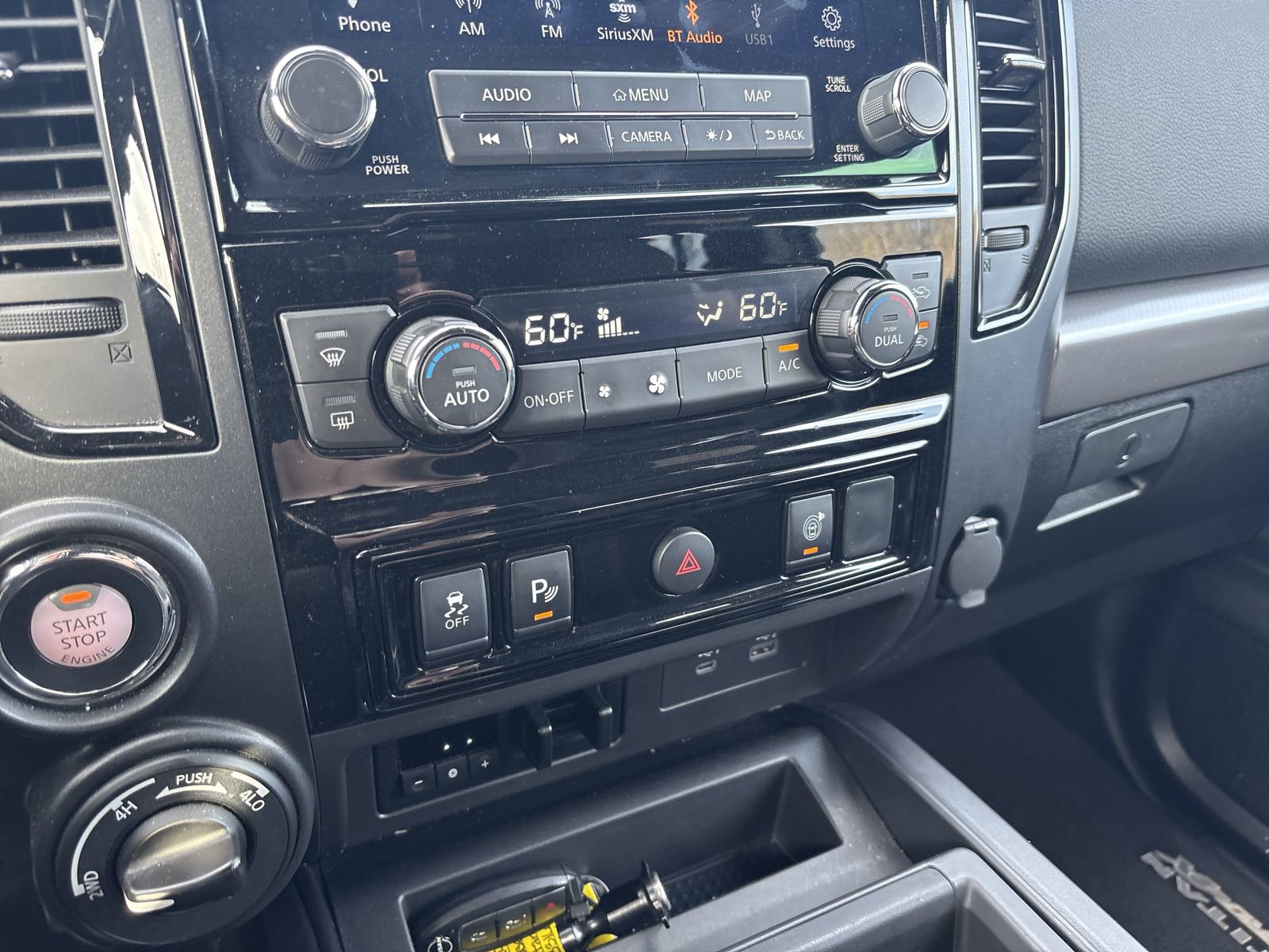 Used 2024 Nissan Titan PRO-4X AWD/4WD image 21