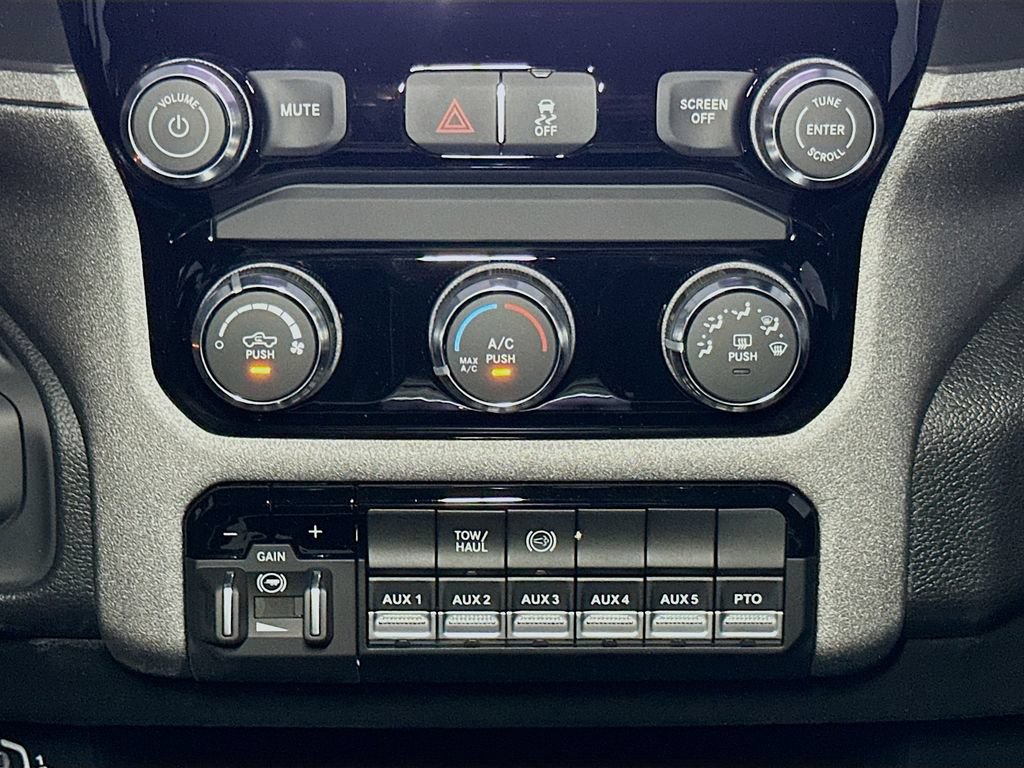 New 2026 RAM 5500 Tradesman AWD/4WD image 10