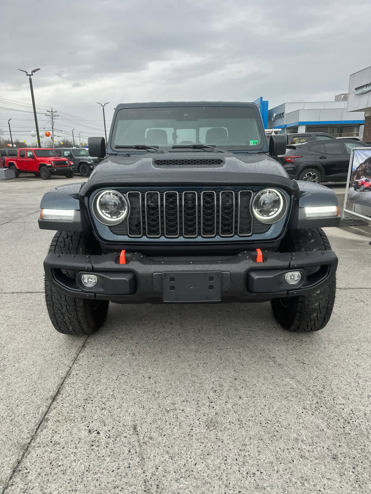 Used 2025 Jeep Gladiator Mojave AWD/4WD image 3