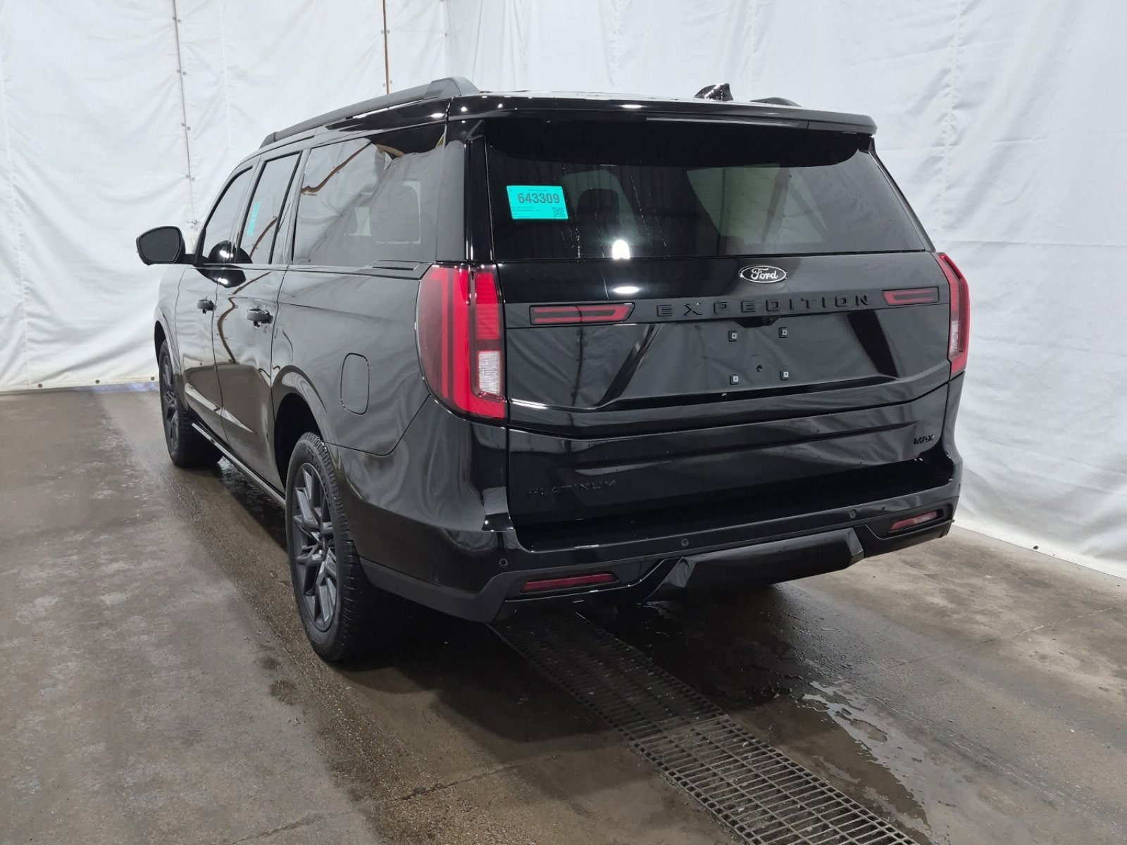 Used 2025 Ford Expedition Max Platinum w/ Stealth Appearance Package AWD/4WD image 7