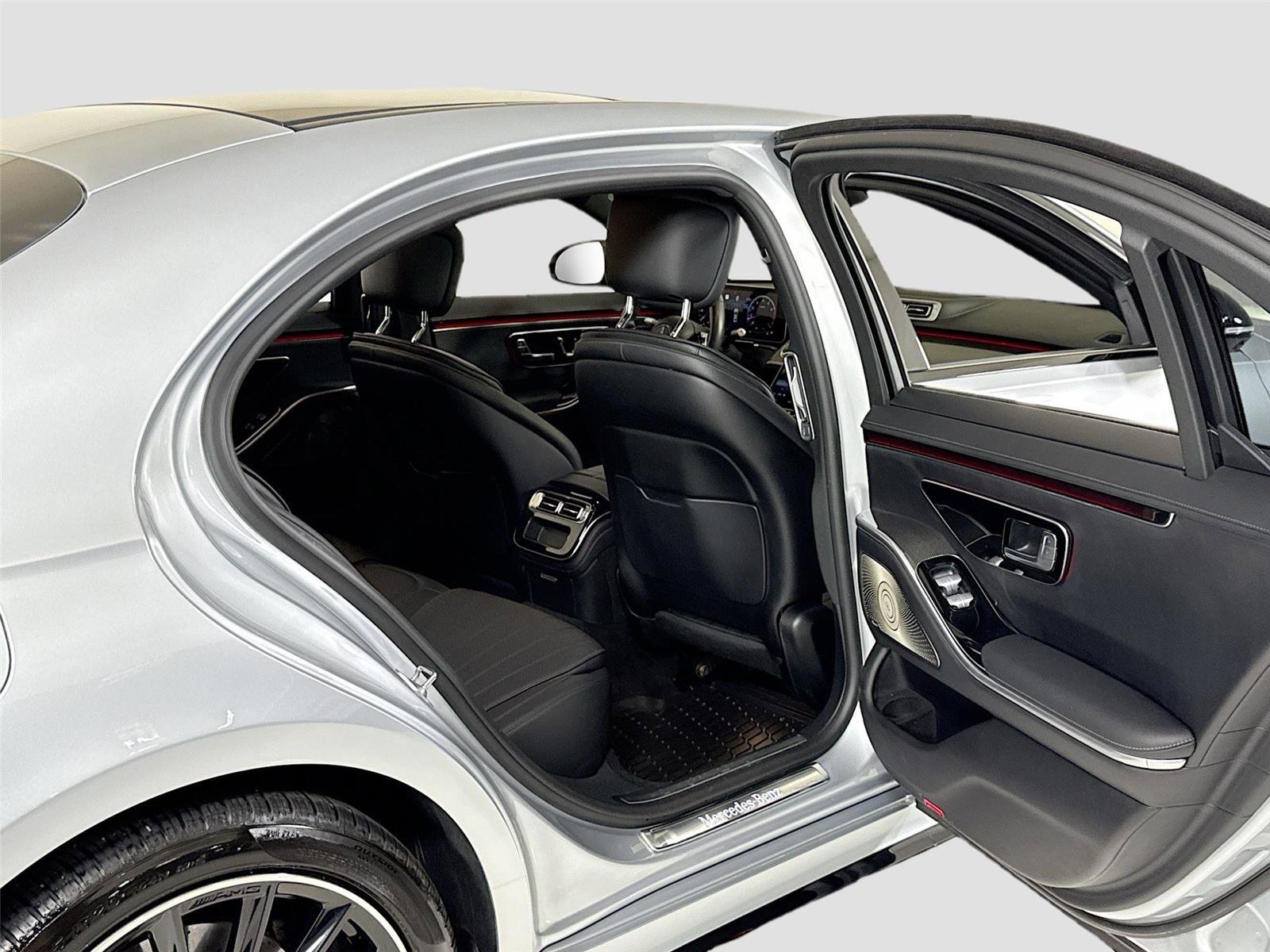 Used 2023 Mercedes-Benz S 500 4MATIC w/ AMG Line image 27
