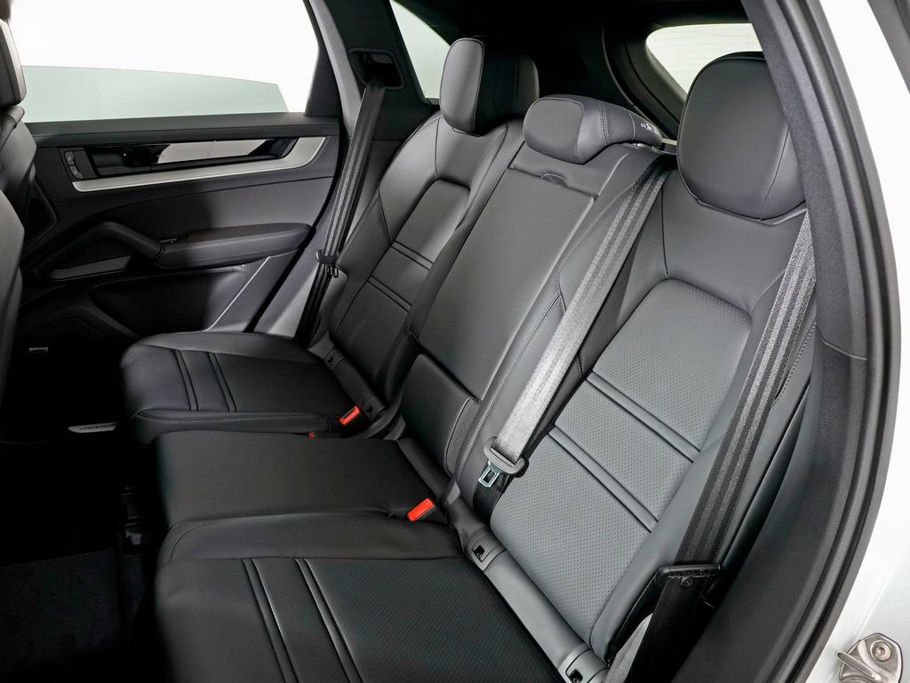 Certified 2026 Porsche Cayenne S AWD/4WD image 34