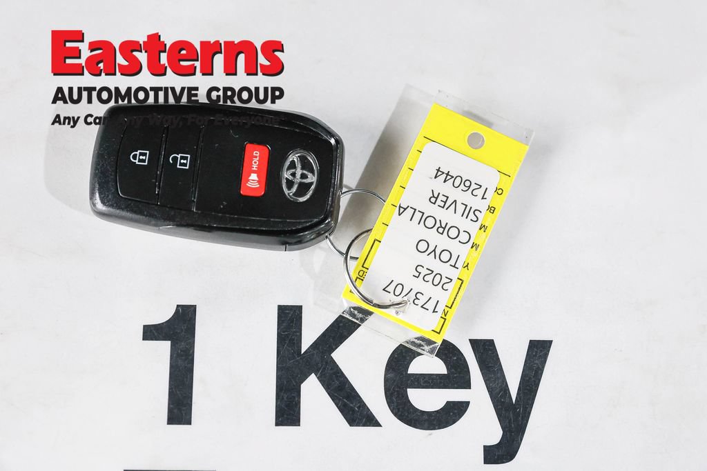 Used 2025 Toyota Corolla Cross LE FWD image 24