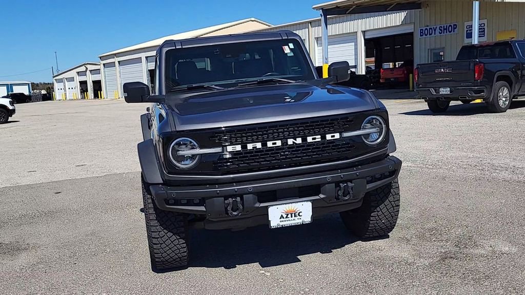 Used 2022 Ford Bronco Wildtrak image 2