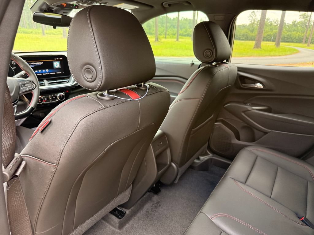 New 2026 Chevrolet Trax RS w/ Sunroof Package FWD image 27