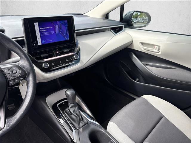 Used 2025 Toyota Corolla LE FWD image 6