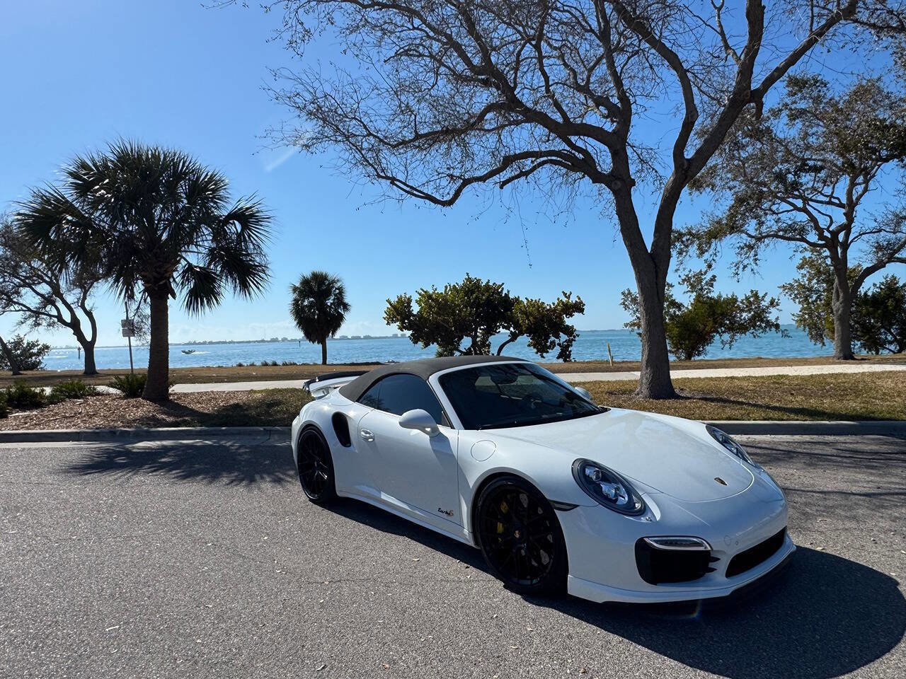 Used 2015 Porsche 911 Turbo S AWD/4WD image 15