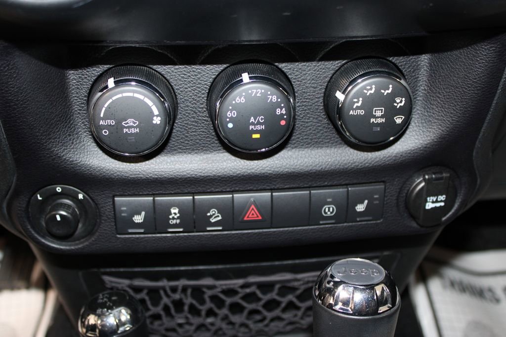 Used 2016 Jeep Wrangler Unlimited Sahara w/ Dual Top Group image 38