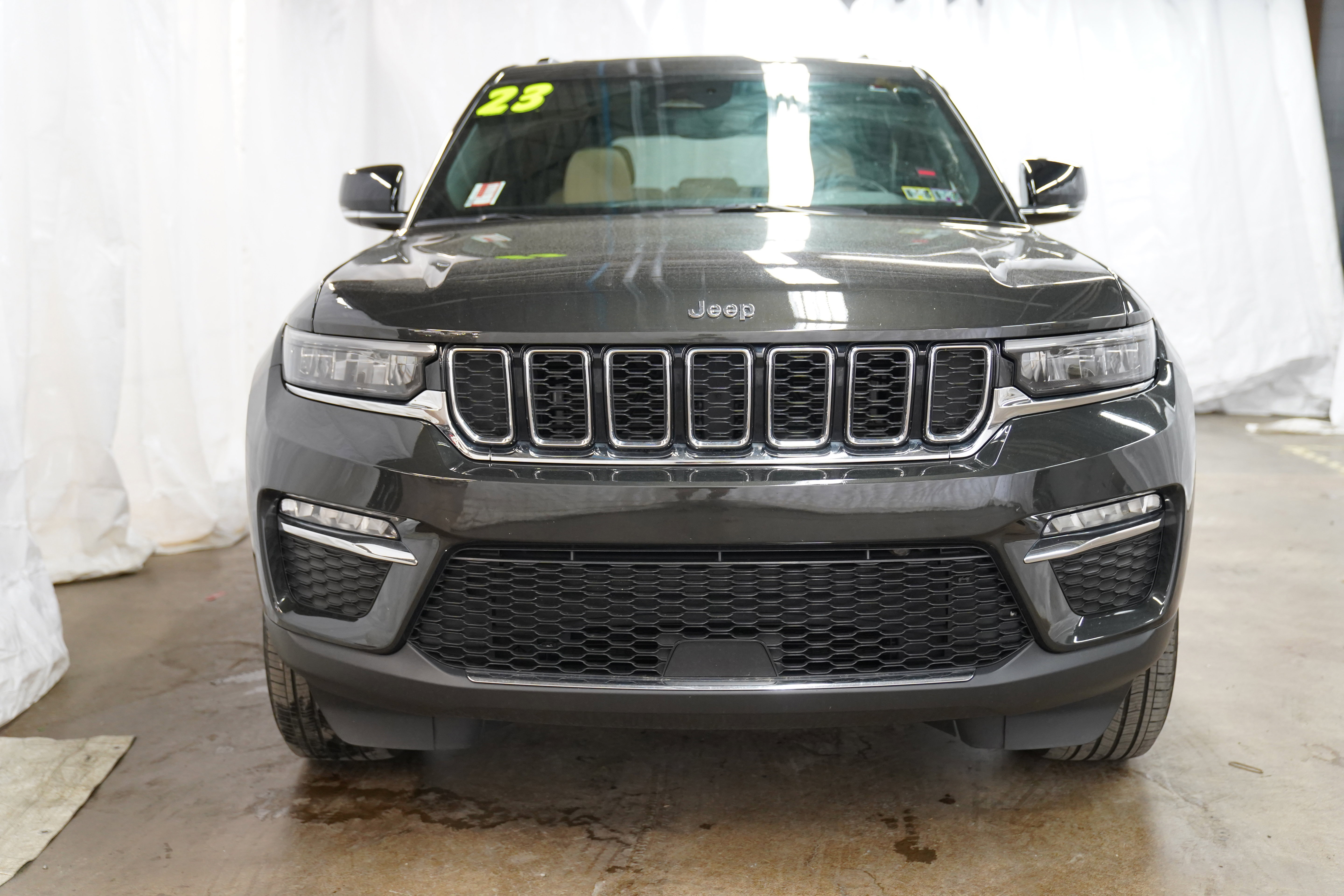 Used 2023 Jeep Grand Cherokee Limited AWD/4WD image 8