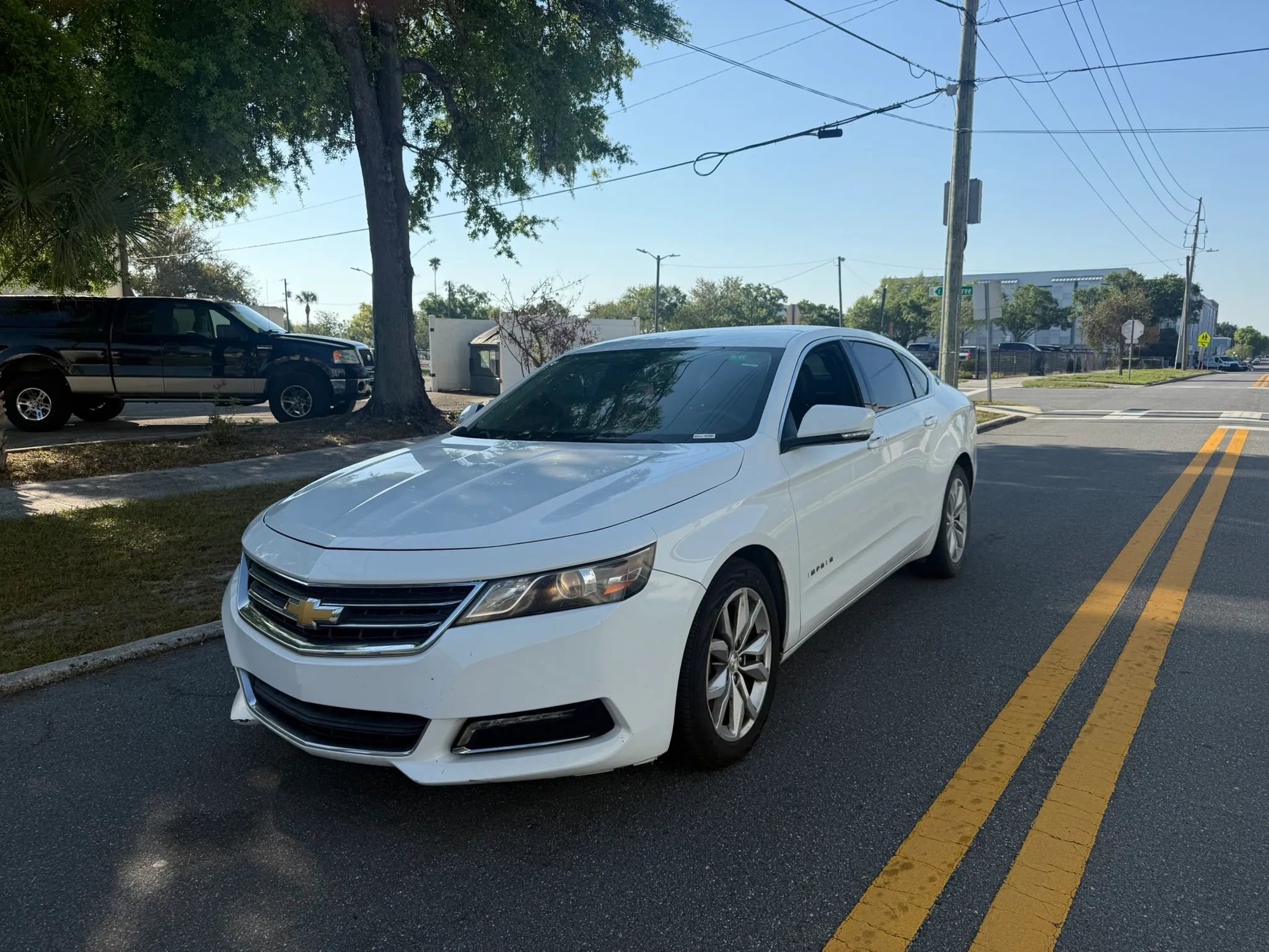 Used 2016 Chevrolet Impala LT image 2