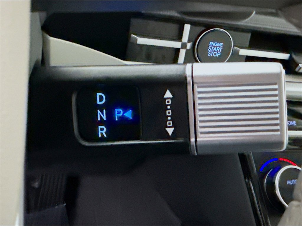 Used 2025 Hyundai Santa Fe SEL w/ Tow & Go Package image 8