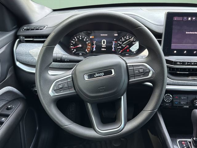 Used 2024 Jeep Compass Sport image 21