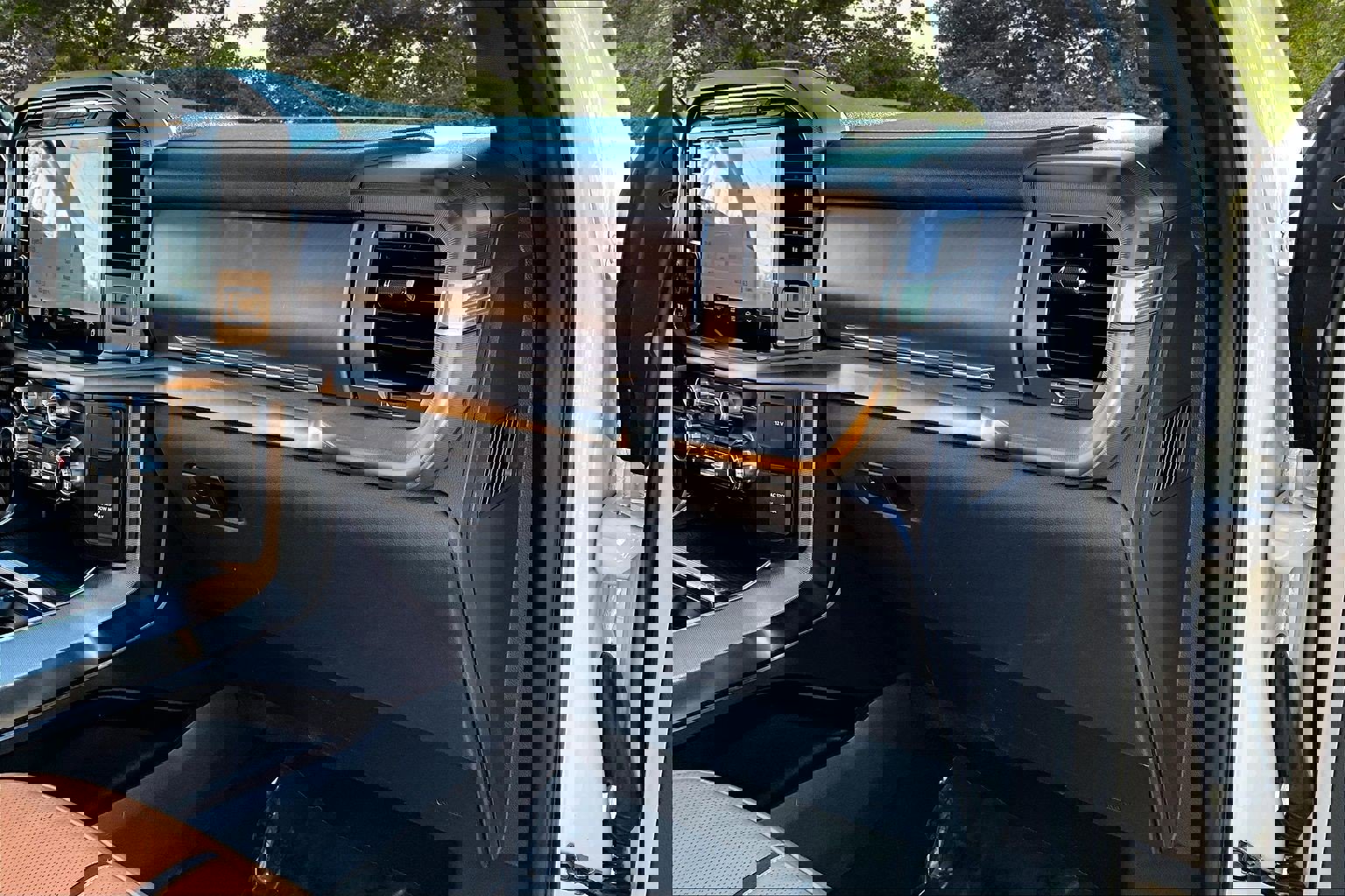 Certified 2021 Ford F150 Platinum w/ Equipment Group 701A High image 29