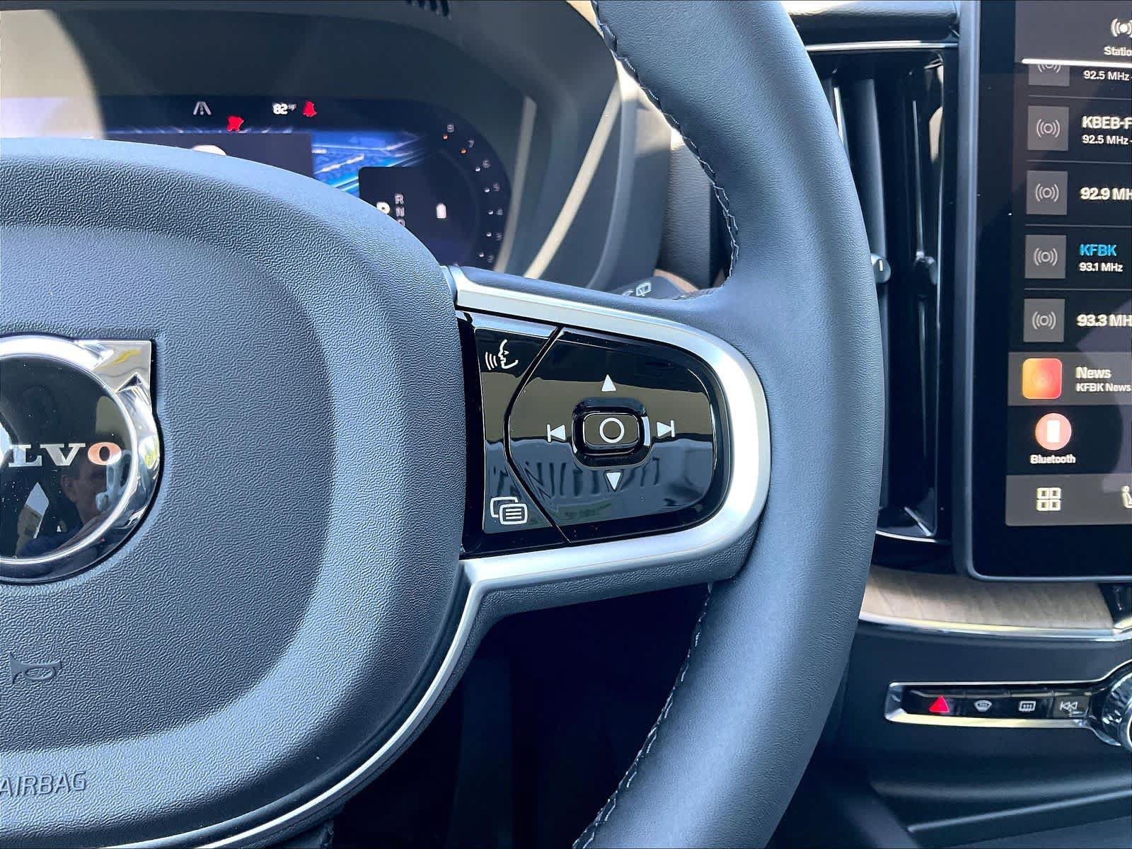 New 2026 Volvo XC60 B5 Core AWD/4WD image 18