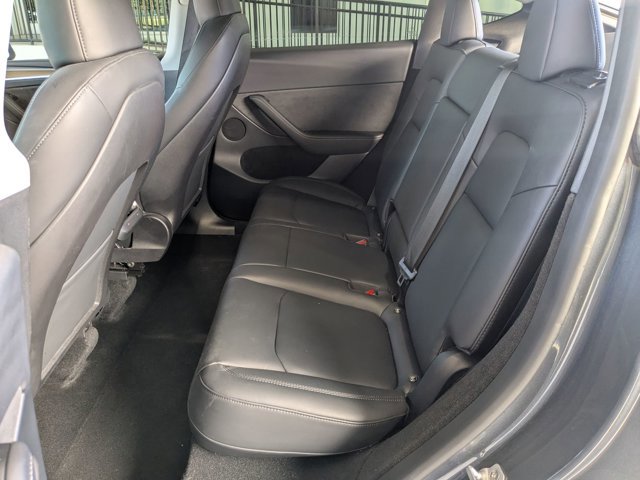 Used 2023 Tesla Model Y Long Range image 18