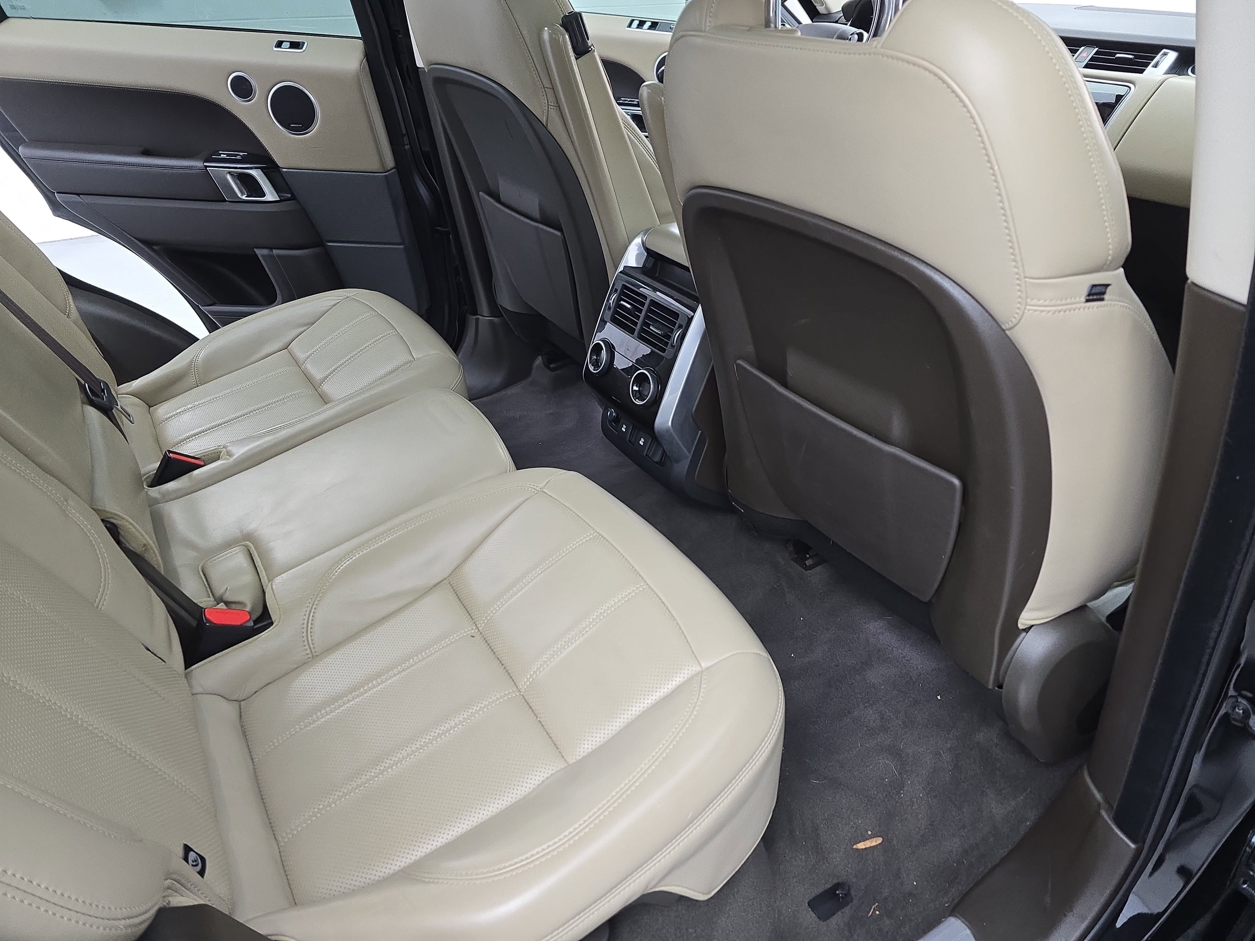 Used 2020 Land Rover Range Rover Sport HSE Dynamic image 11