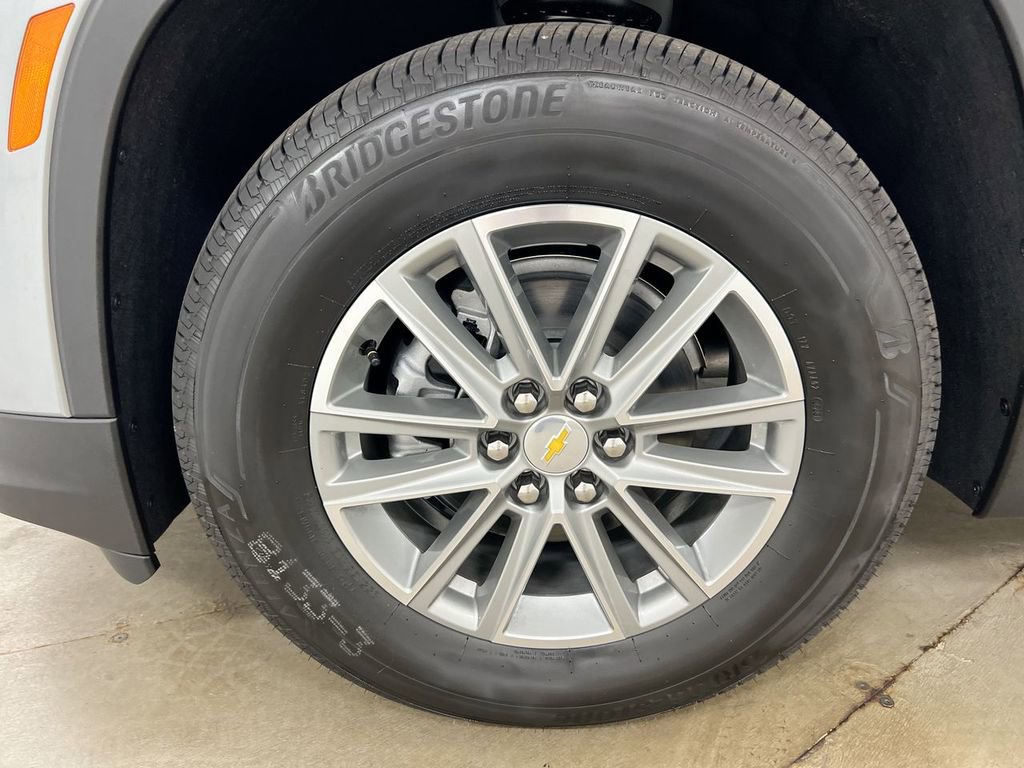 Used 2023 Chevrolet Traverse LT image 25