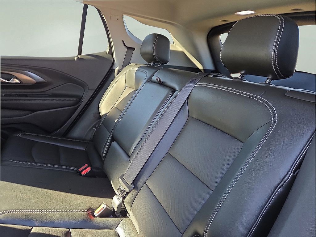 Used 2024 GMC Terrain SLT image 22
