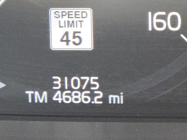 Used 2021 Volvo XC60 T5 Momentum image 26